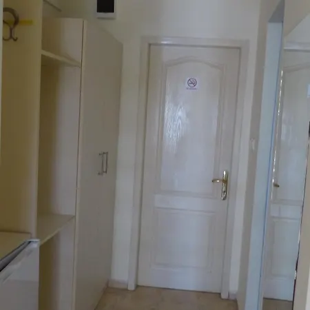 In Gramada Hotell Slăntjev Brjag